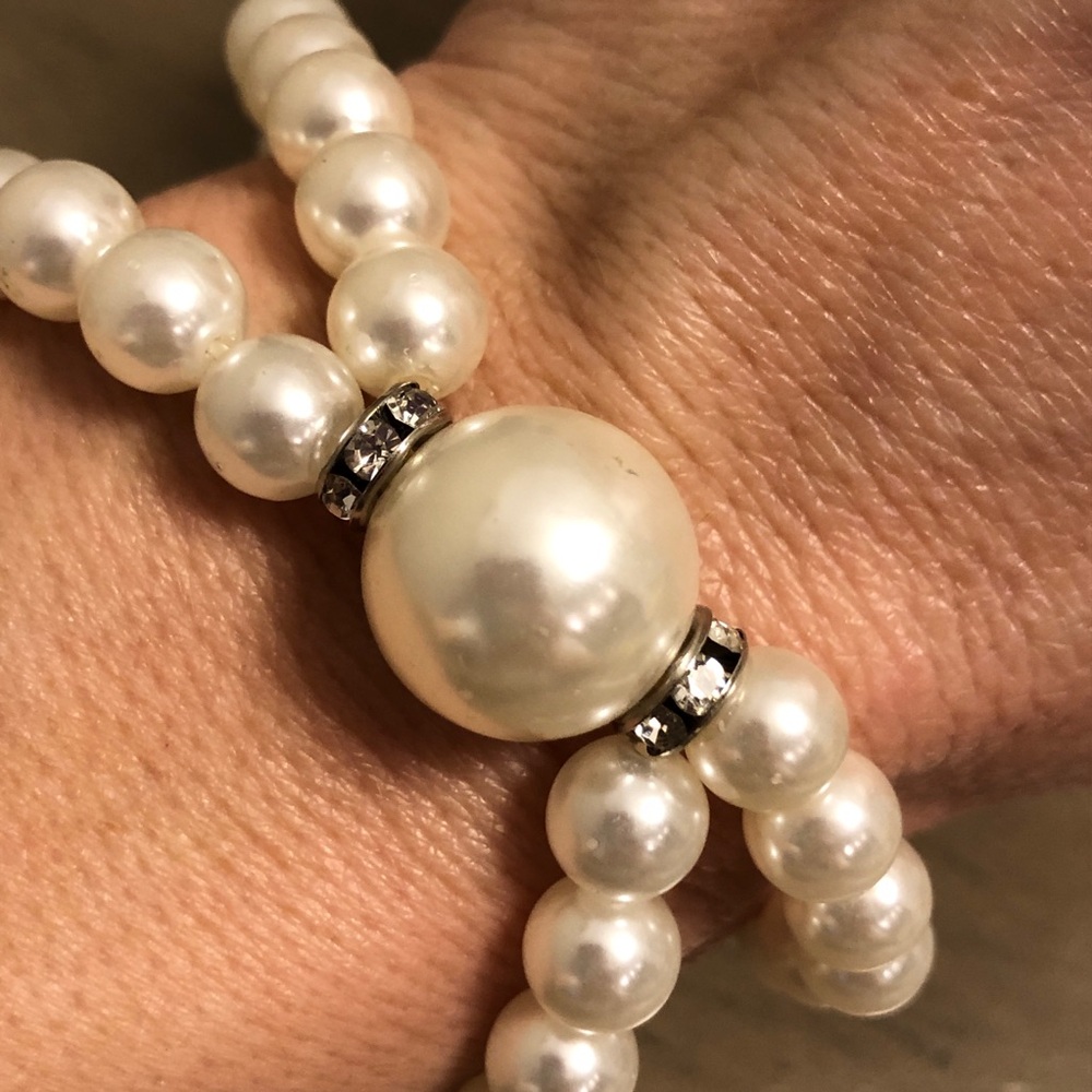Faux Pearl Beaded Layered Stretch Bracelet - Picture 5 of 9
